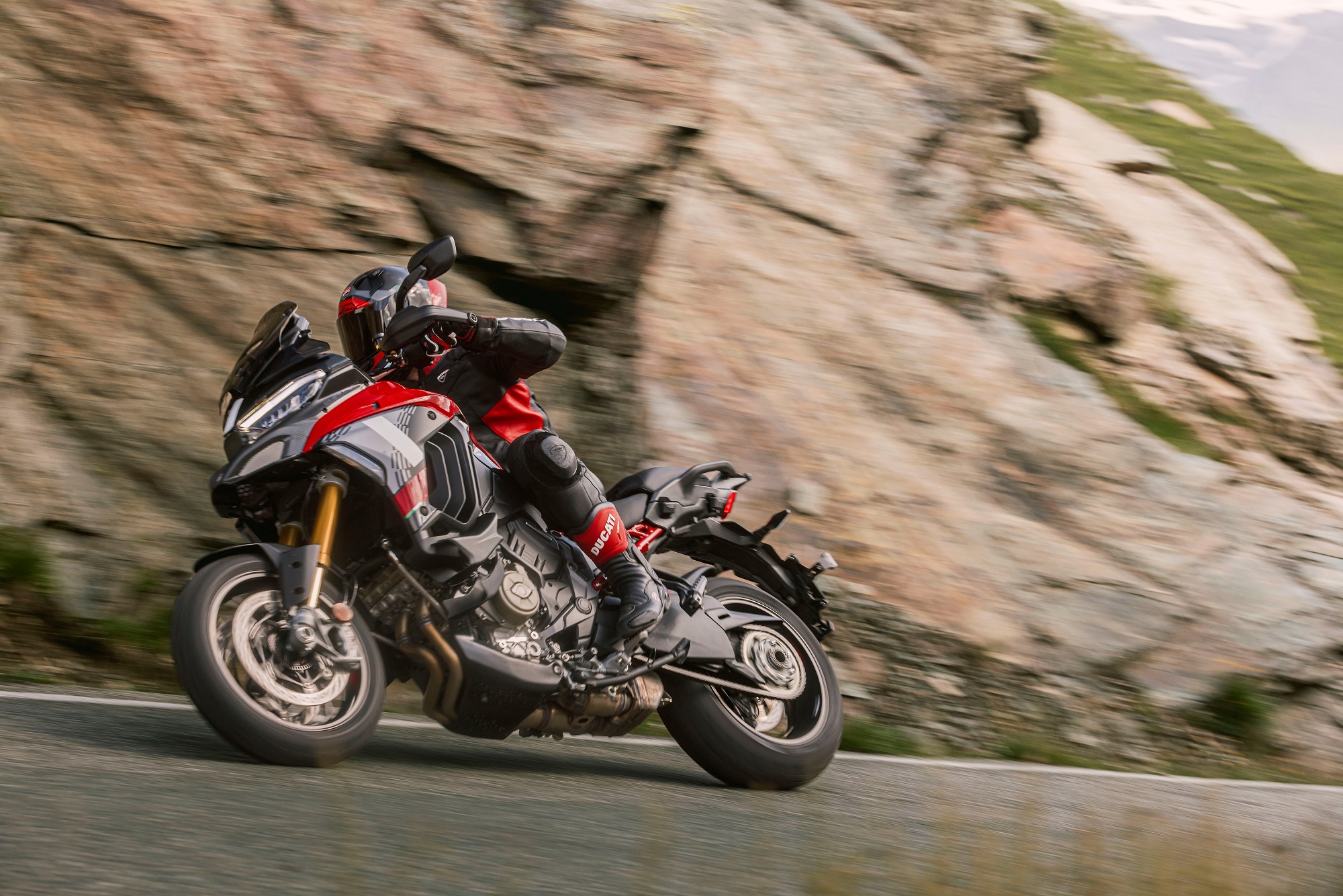 DUCATI MULTISTRADA V4 PIKES PEAK photo1 (4)